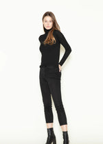 Load image into Gallery viewer, Turtle Neck Lightweight Sweater
