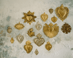 Load image into Gallery viewer, Gold Ray Heart
